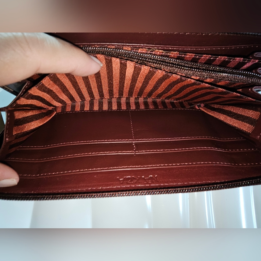 Polynesian Tattoo Leather Zip Wallet - Picture 11 of 11